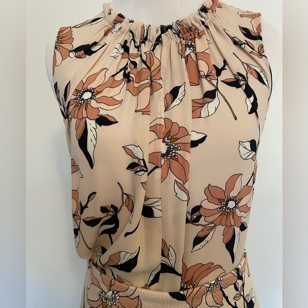 Ann Taylor Floral Shell with Front Closure
